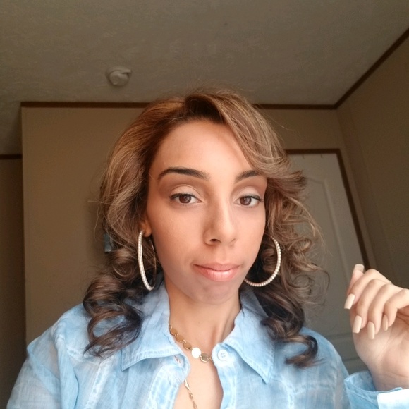 Meet your Posher, Eclancie - Picture 1 of 1